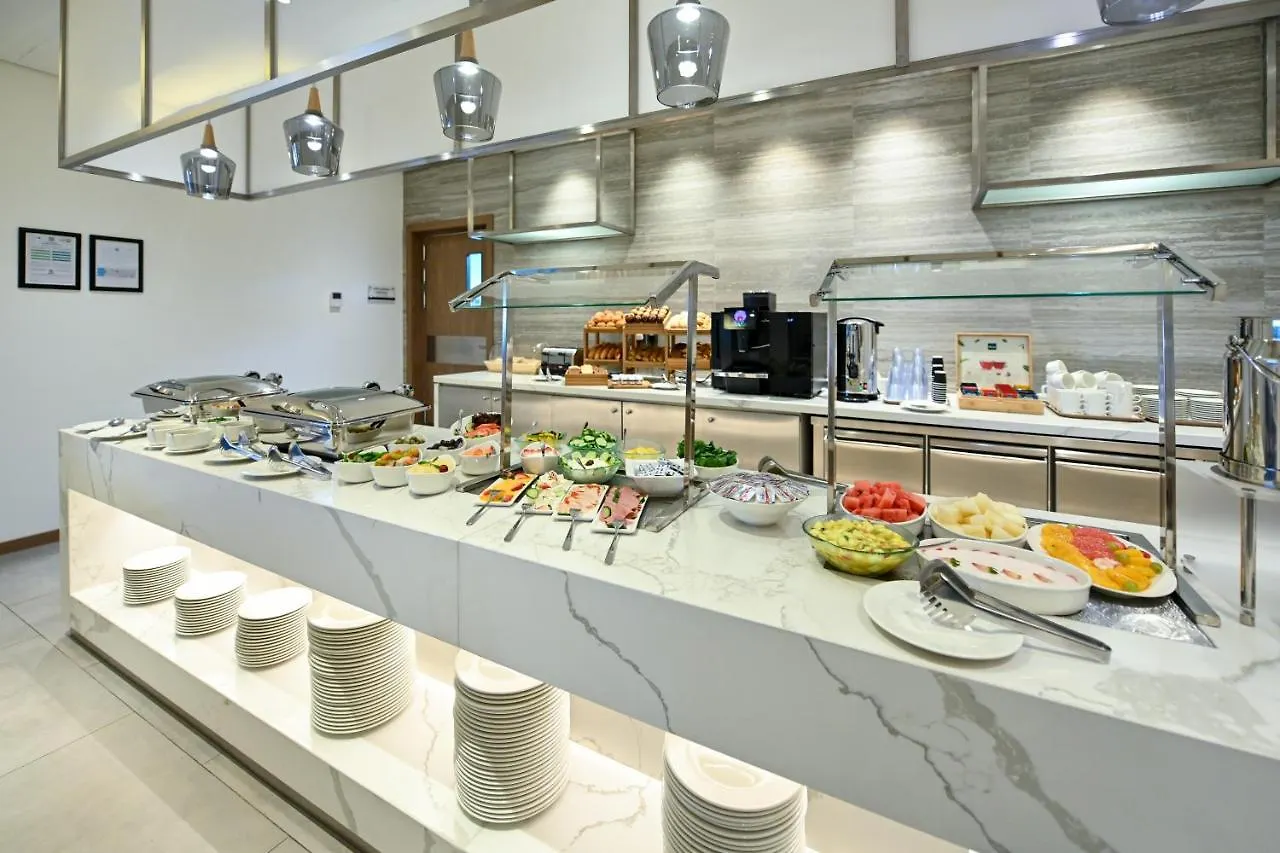 Comfort Hotel Jeddah King Road