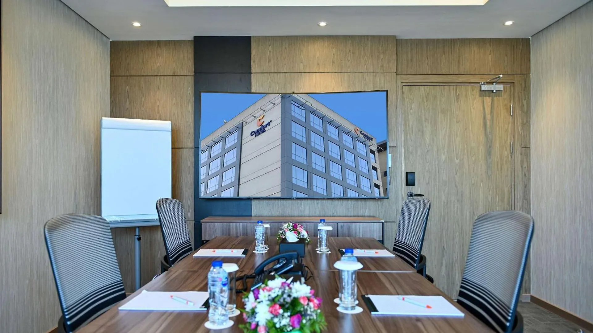 Comfort Hotel Jeddah King Road